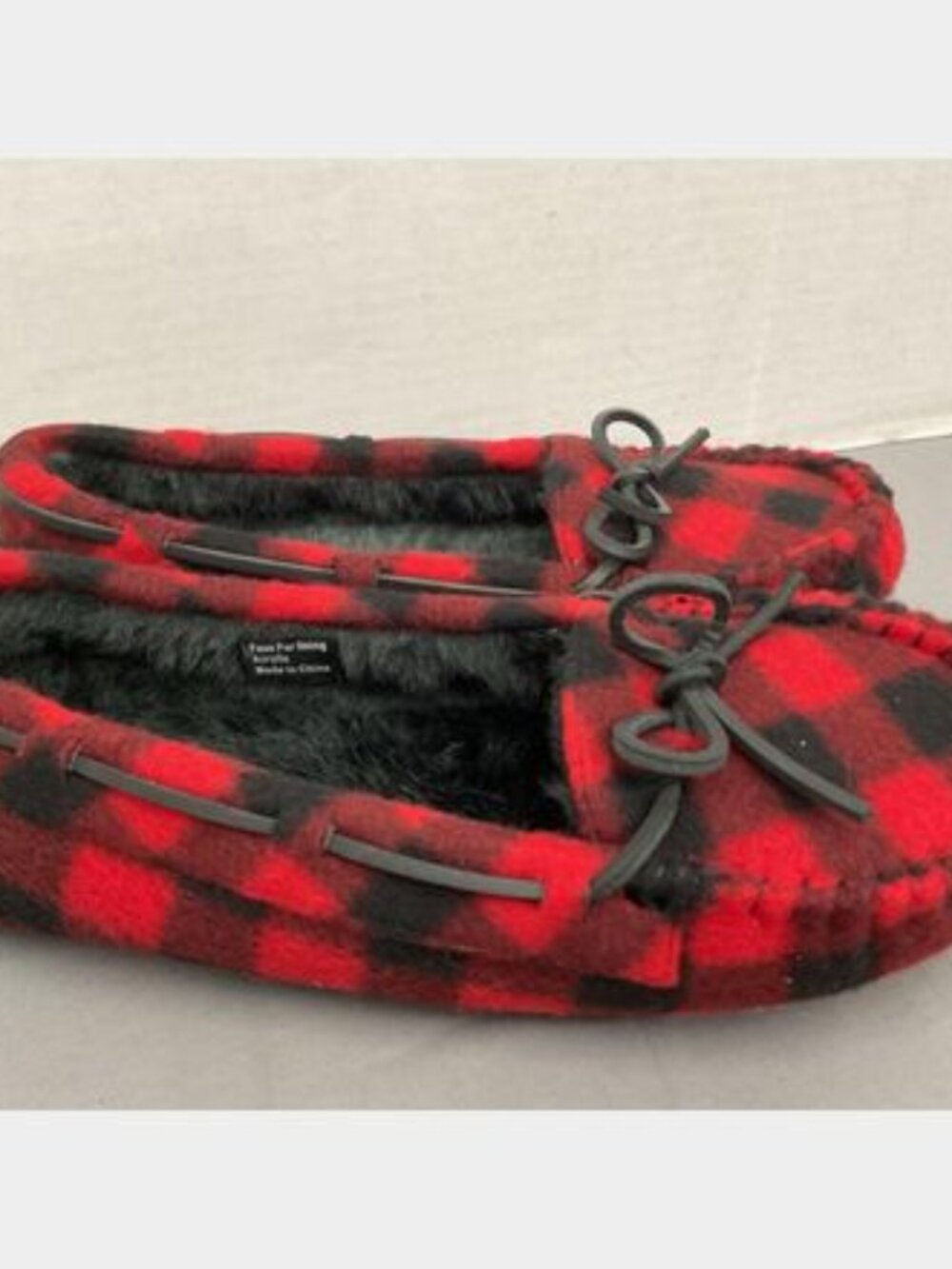 Women's Moccasin Slippers / Size 11M